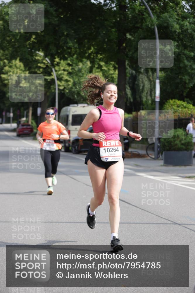 15.06.2025 - REWE Women's Run Jannik Wohlers http://msf.ph/oto/7954785 15.06.2025 08:50:02 Laufen 10510, 10264 meine-sportfotos.de