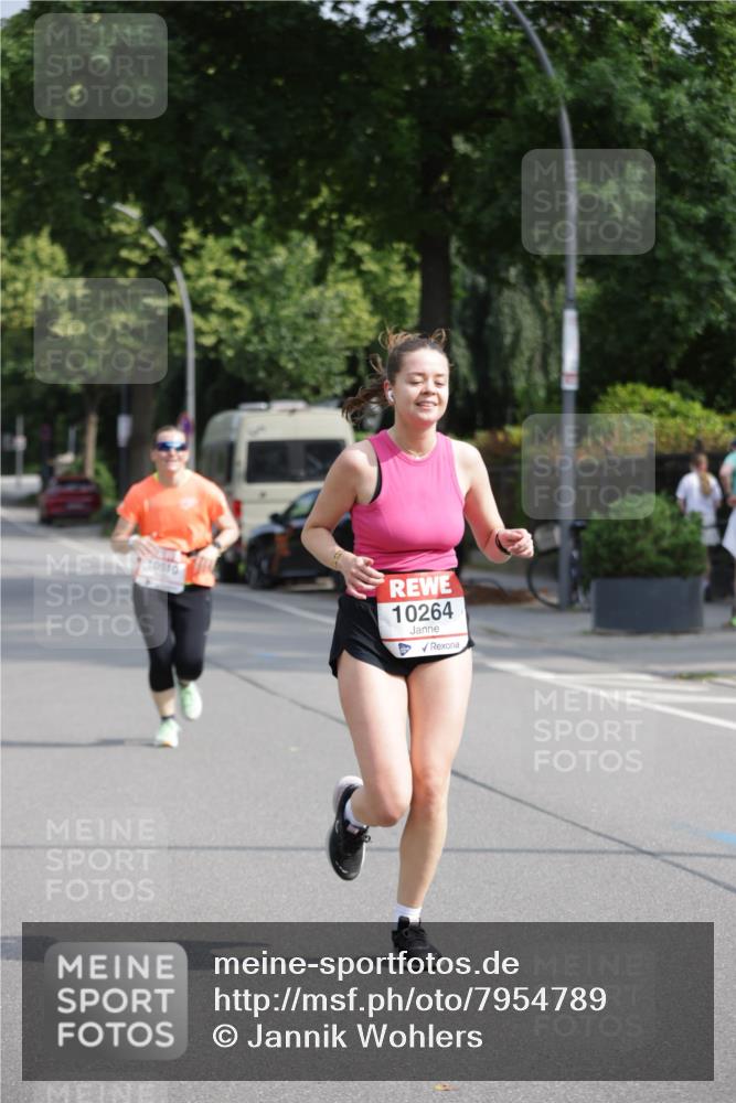 15.06.2025 - REWE Women's Run Jannik Wohlers http://msf.ph/oto/7954789 15.06.2025 08:50:02 Laufen 10510, 10264 meine-sportfotos.de