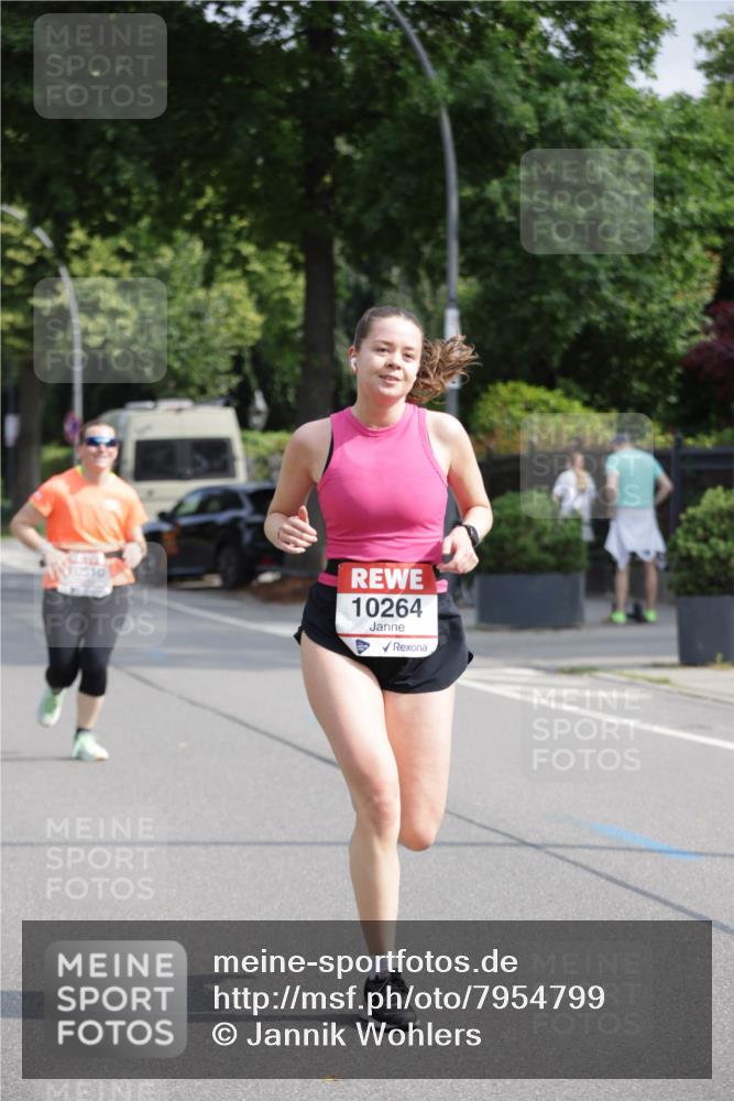 15.06.2025 - REWE Women's Run Jannik Wohlers http://msf.ph/oto/7954799 15.06.2025 08:50:02 Laufen 10264 meine-sportfotos.de