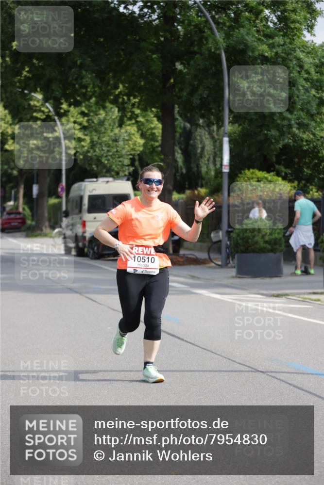 15.06.2025 - REWE Women's Run Jannik Wohlers http://msf.ph/oto/7954830 15.06.2025 08:50:04 Laufen 10510 meine-sportfotos.de