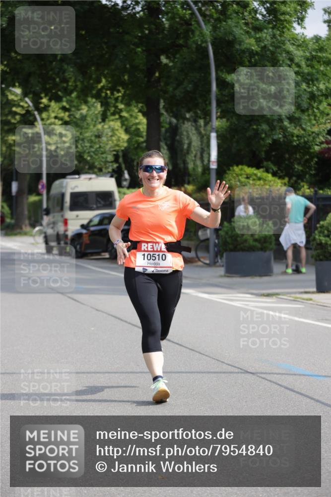 15.06.2025 - REWE Women's Run Jannik Wohlers http://msf.ph/oto/7954840 15.06.2025 08:50:04 Laufen 10510 meine-sportfotos.de