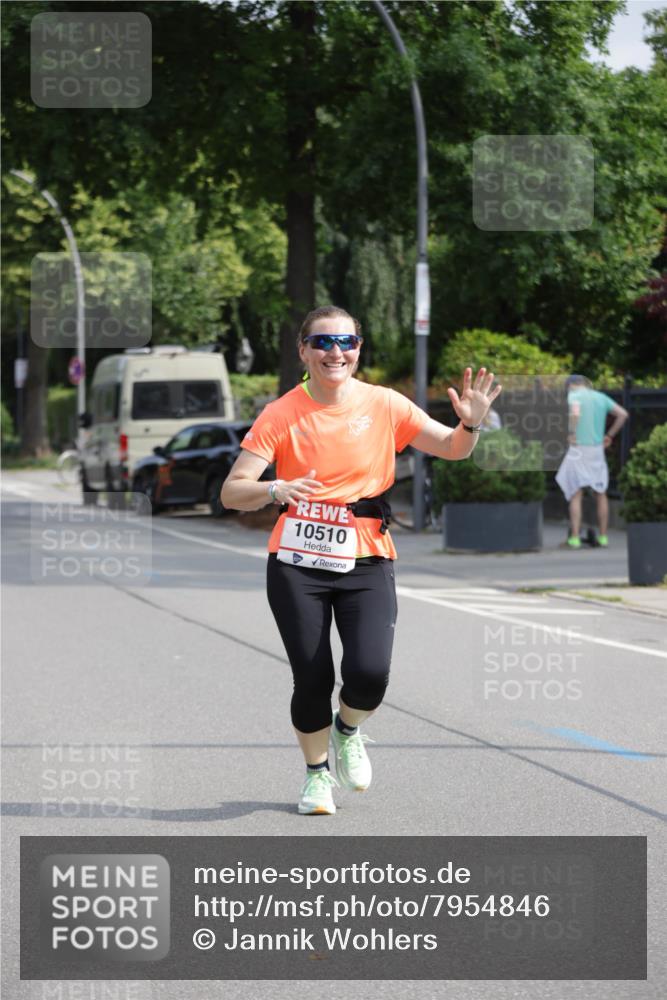 15.06.2025 - REWE Women's Run Jannik Wohlers http://msf.ph/oto/7954846 15.06.2025 08:50:04 Laufen 10510 meine-sportfotos.de