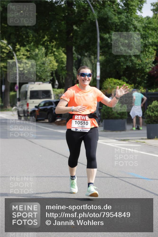 15.06.2025 - REWE Women's Run Jannik Wohlers http://msf.ph/oto/7954849 15.06.2025 08:50:04 Laufen 10510 meine-sportfotos.de