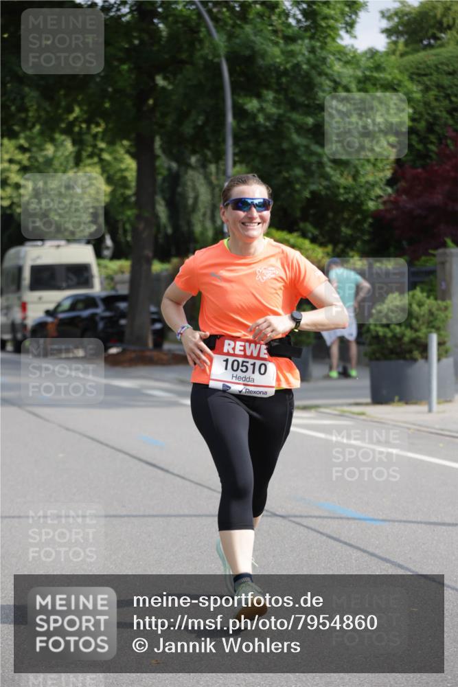 15.06.2025 - REWE Women's Run Jannik Wohlers http://msf.ph/oto/7954860 15.06.2025 08:50:04 Laufen 10510 meine-sportfotos.de