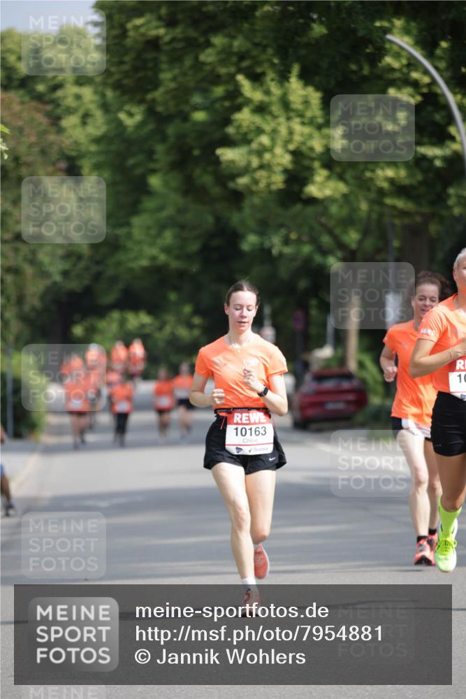 15.06.2025 - REWE Women's Run Jannik Wohlers http://msf.ph/oto/7954881 15.06.2025 08:50:14 Laufen 10163 meine-sportfotos.de