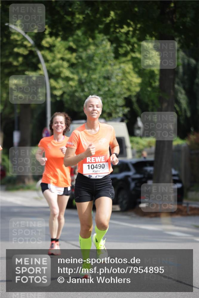 15.06.2025 - REWE Women's Run Jannik Wohlers http://msf.ph/oto/7954895 15.06.2025 08:50:15 Laufen 10490 meine-sportfotos.de