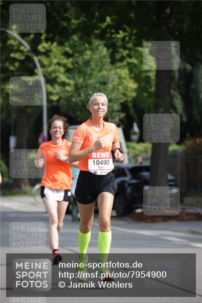 15.06.2025 - REWE Women's Run Jannik Wohlers http://msf.ph/oto/7954900 15.06.2025 08:50:16 Laufen 10797, 10490 meine-sportfotos.de