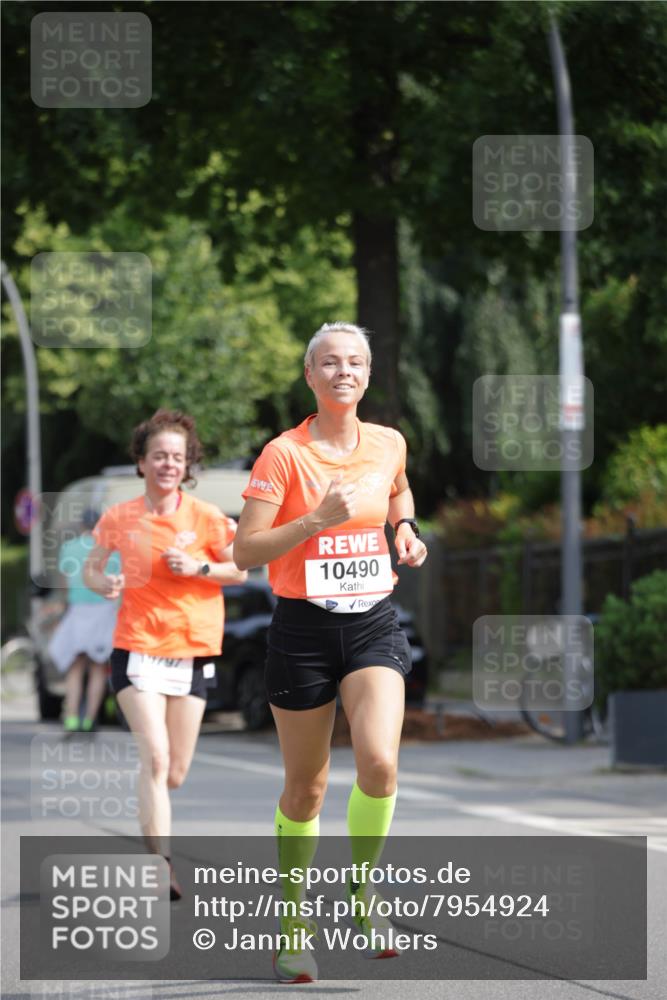 15.06.2025 - REWE Women's Run Jannik Wohlers http://msf.ph/oto/7954924 15.06.2025 08:50:16 Laufen 19797, 10490 meine-sportfotos.de
