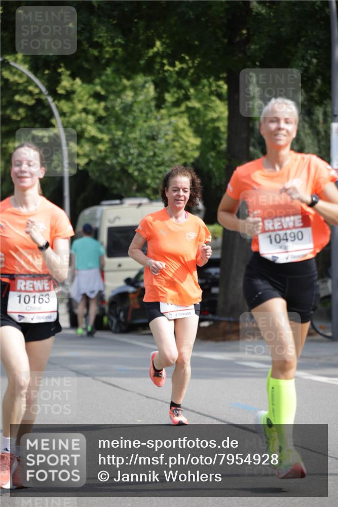 15.06.2025 - REWE Women's Run Jannik Wohlers http://msf.ph/oto/7954928 15.06.2025 08:50:17 Laufen 10163, 10490 meine-sportfotos.de