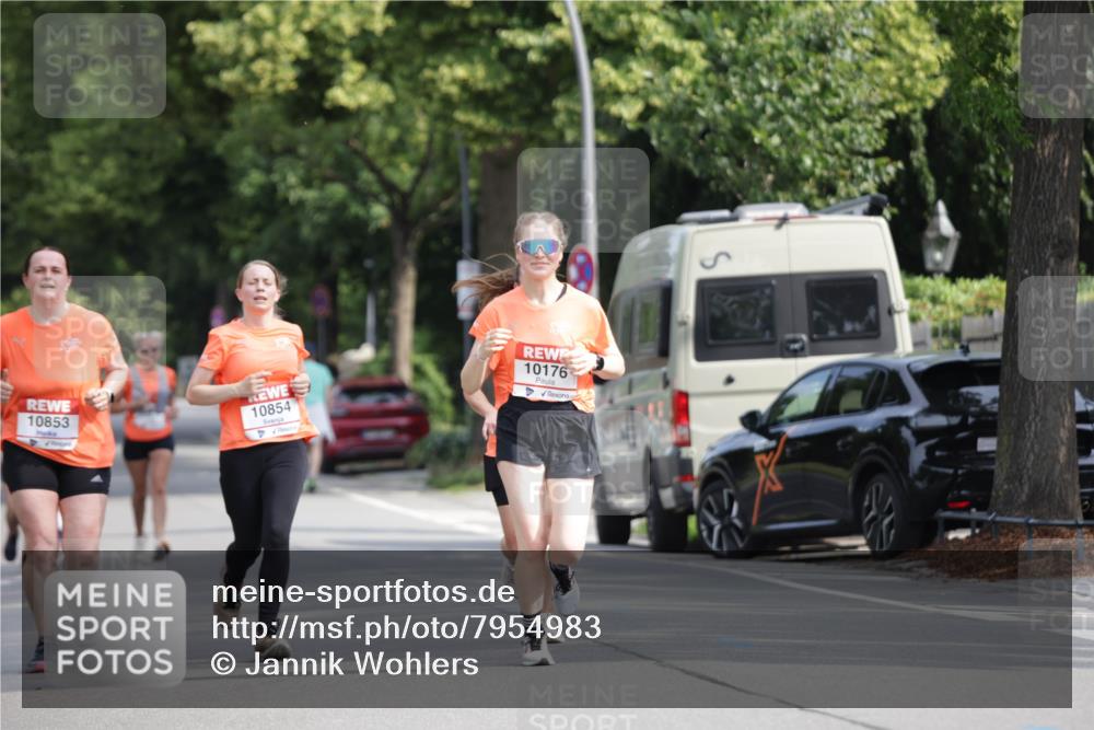 15.06.2025 - REWE Women's Run Jannik Wohlers http://msf.ph/oto/7954983 15.06.2025 08:50:33 Laufen 10853, 10854, 10176 meine-sportfotos.de