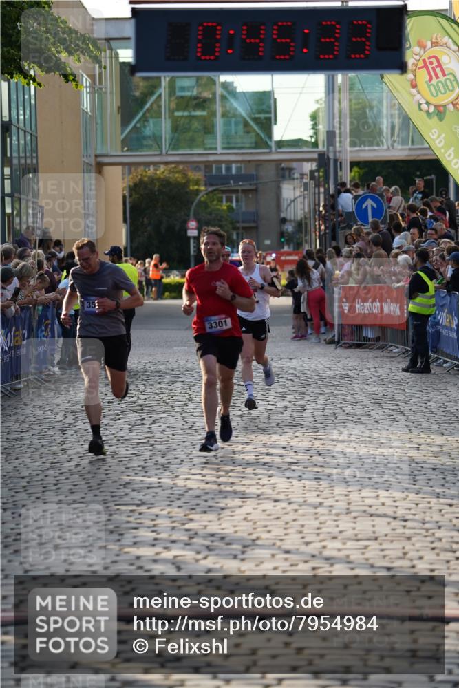 13.06.2025 - Holstenköstenlauf Felixshl http://msf.ph/oto/7954984 13.06.2025 19:45:32 Laufen 2768, 3301, 3586 meine-sportfotos.de