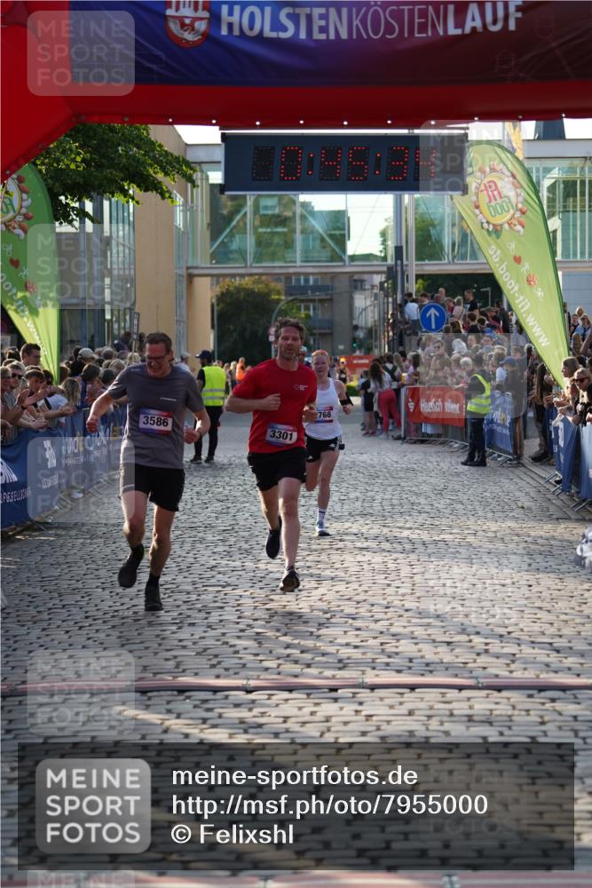 13.06.2025 - Holstenköstenlauf Felixshl http://msf.ph/oto/7955000 13.06.2025 19:45:33 Laufen 2768, 2822, 3301, 3586 meine-sportfotos.de