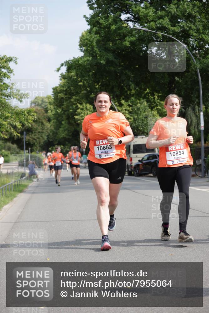 15.06.2025 - REWE Women's Run Jannik Wohlers http://msf.ph/oto/7955064 15.06.2025 08:50:38 Laufen 10853, 10854 meine-sportfotos.de