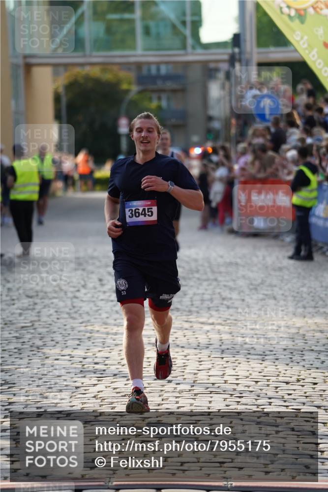 13.06.2025 - Holstenköstenlauf Felixshl http://msf.ph/oto/7955175 13.06.2025 19:45:47 Laufen 2989, 3227, 3280, 3645, 3771 meine-sportfotos.de