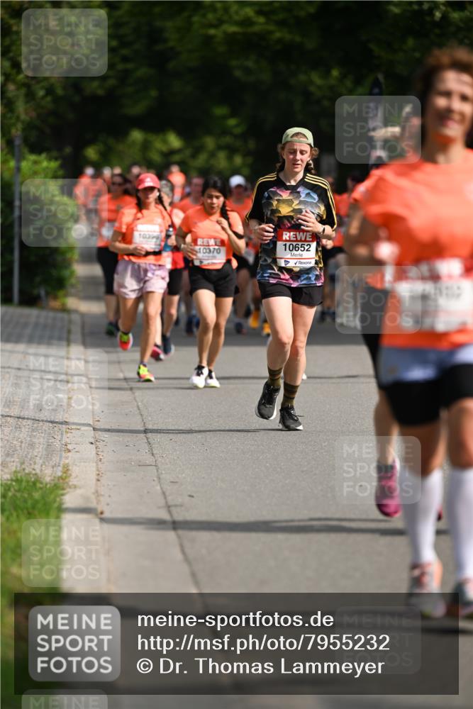 15.06.2025 - REWE Women's Run Dr. Thomas Lammeyer http://msf.ph/oto/7955232 15.06.2025 09:45:22 Laufen 10398, 10370, 10652 meine-sportfotos.de