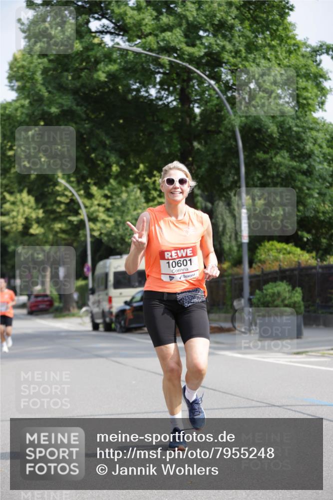 15.06.2025 - REWE Women's Run Jannik Wohlers http://msf.ph/oto/7955248 15.06.2025 08:50:48 Laufen 10601 meine-sportfotos.de