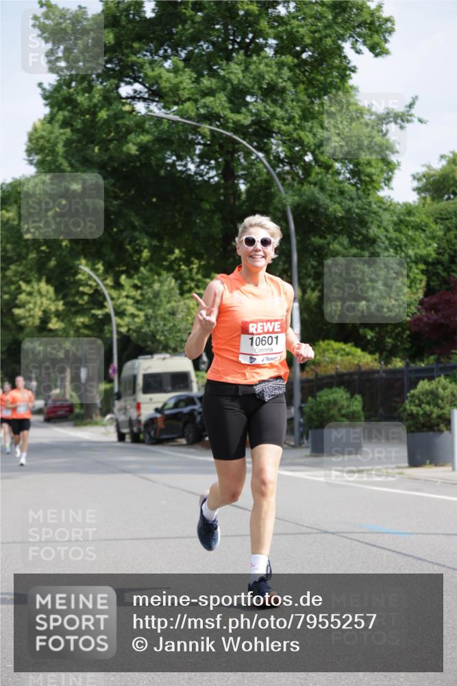 15.06.2025 - REWE Women's Run Jannik Wohlers http://msf.ph/oto/7955257 15.06.2025 08:50:48 Laufen 10601 meine-sportfotos.de