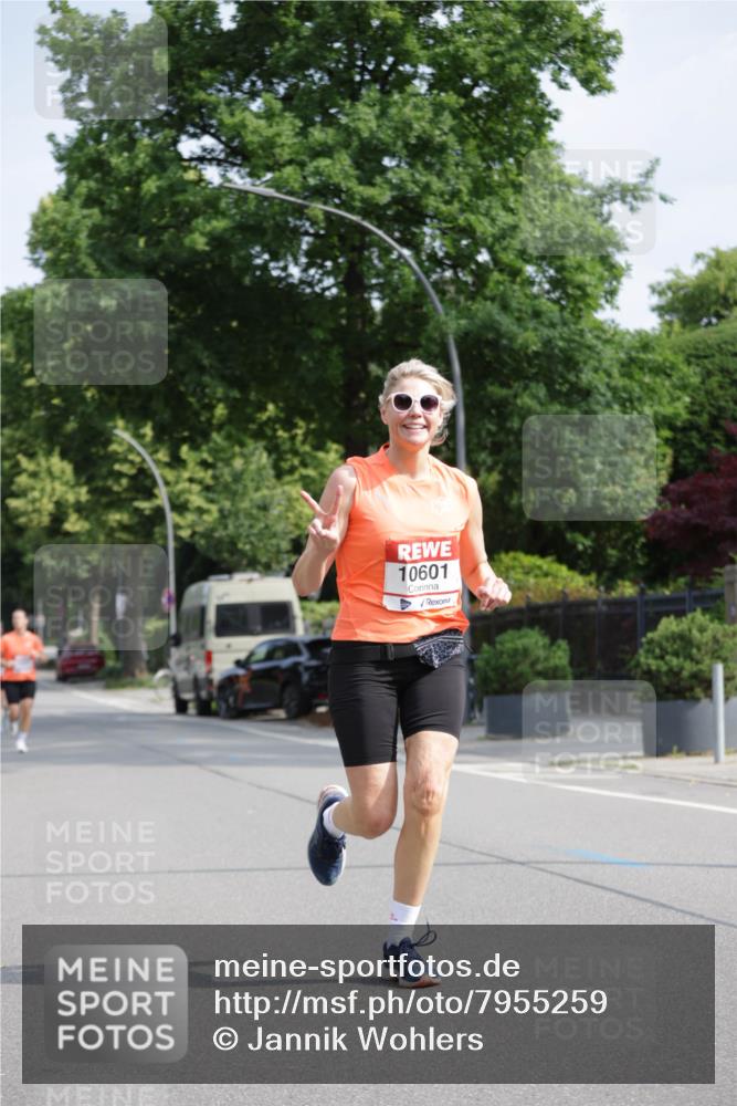 15.06.2025 - REWE Women's Run Jannik Wohlers http://msf.ph/oto/7955259 15.06.2025 08:50:49 Laufen 10601 meine-sportfotos.de