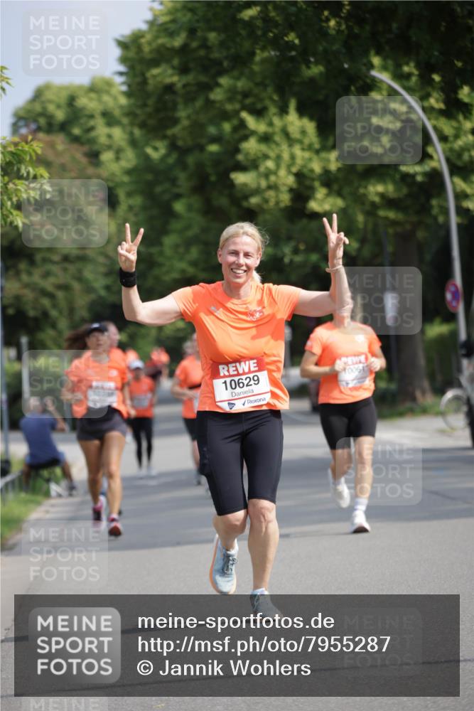 15.06.2025 - REWE Women's Run Jannik Wohlers http://msf.ph/oto/7955287 15.06.2025 08:50:51 Laufen 10629, 006 meine-sportfotos.de