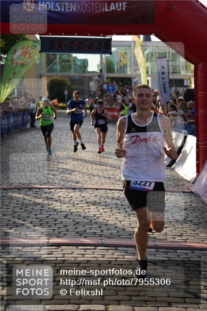 13.06.2025 - Holstenköstenlauf Felixshl http://msf.ph/oto/7955306 13.06.2025 19:45:54 Laufen 2989, 3227, 3280, 3771 meine-sportfotos.de