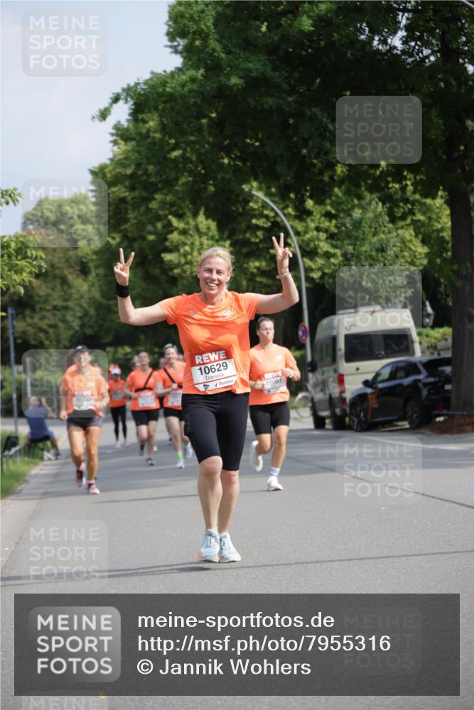 15.06.2025 - REWE Women's Run Jannik Wohlers http://msf.ph/oto/7955316 15.06.2025 08:50:51 Laufen 10629, 10061 meine-sportfotos.de