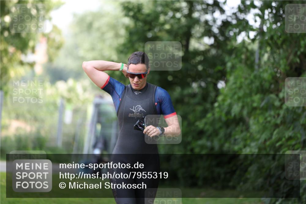 15.06.2025 - 7 Türme Triathlon Michael Strokosch http://msf.ph/oto/7955319 15.06.2025 12:31:08 Schwimmen 383, 670 meine-sportfotos.de