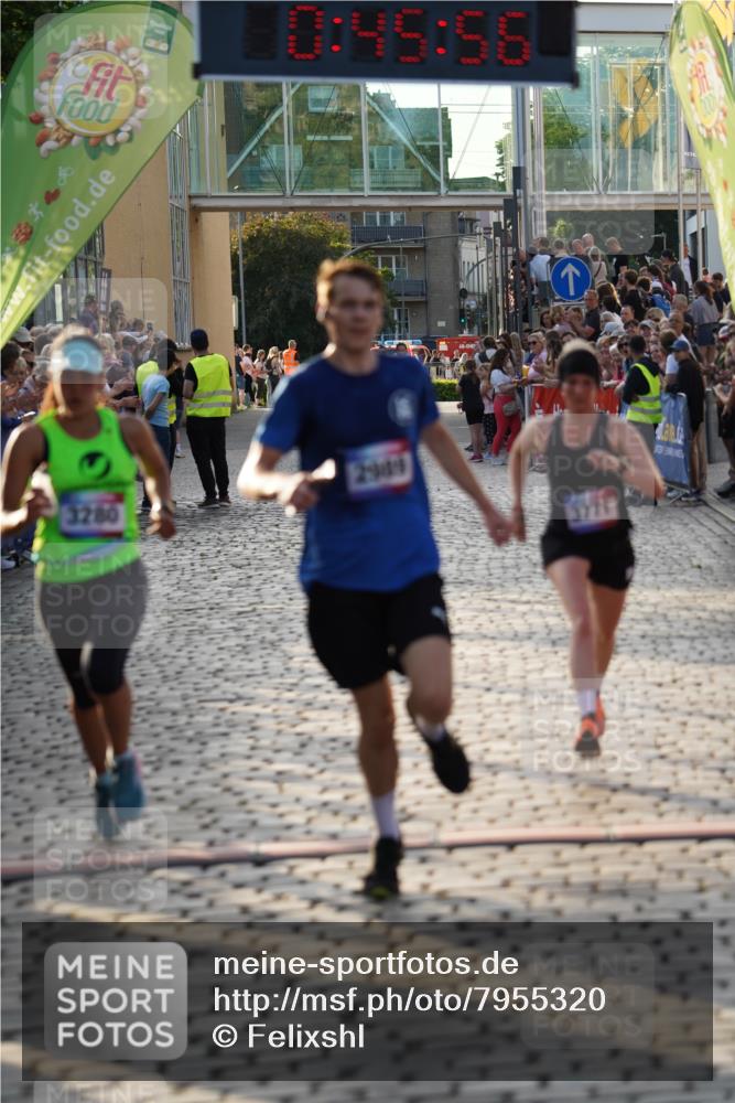 13.06.2025 - Holstenköstenlauf Felixshl http://msf.ph/oto/7955320 13.06.2025 19:45:55 Laufen 2989, 3227, 3280, 3771 meine-sportfotos.de