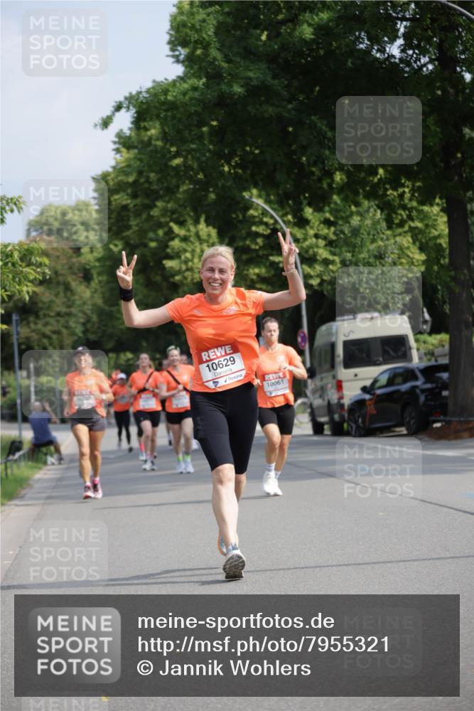 15.06.2025 - REWE Women's Run Jannik Wohlers http://msf.ph/oto/7955321 15.06.2025 08:50:51 Laufen 10629 meine-sportfotos.de