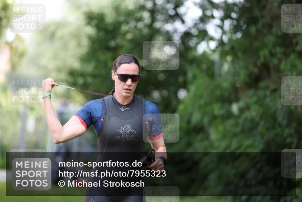 15.06.2025 - 7 Türme Triathlon Michael Strokosch http://msf.ph/oto/7955323 15.06.2025 12:31:09 Schwimmen 383, 670 meine-sportfotos.de