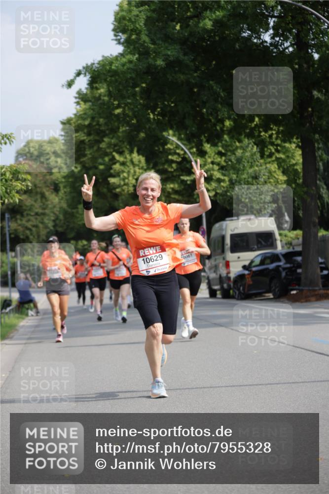 15.06.2025 - REWE Women's Run Jannik Wohlers http://msf.ph/oto/7955328 15.06.2025 08:50:52 Laufen 10629 meine-sportfotos.de