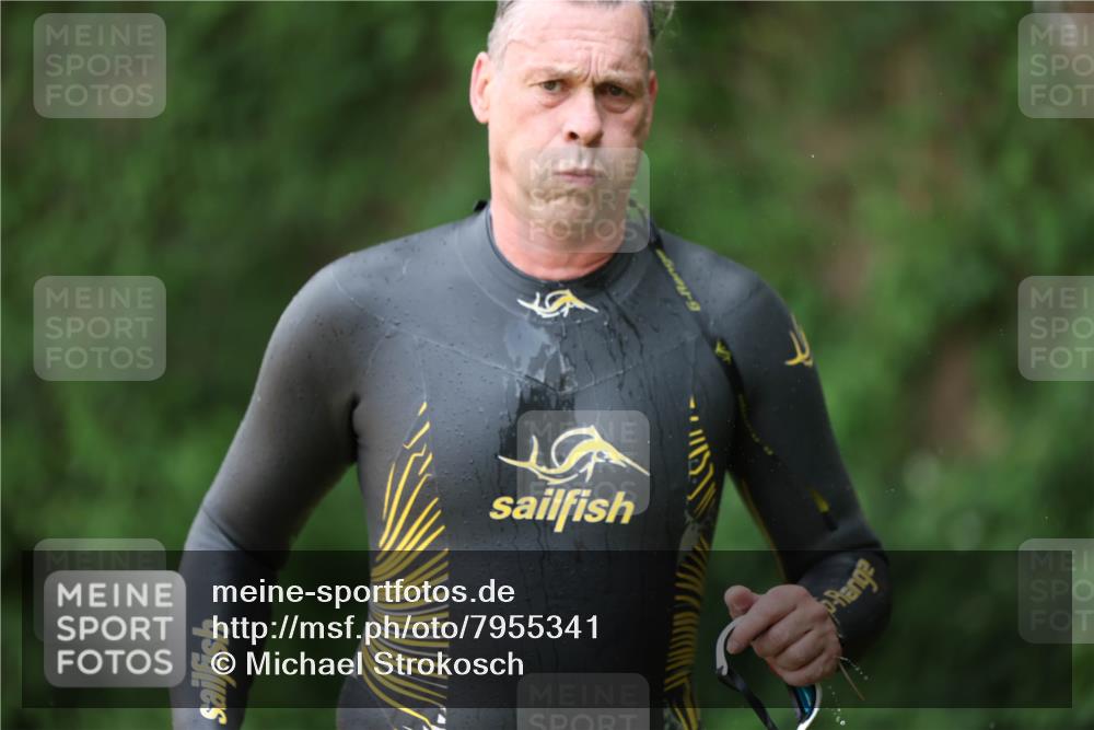 15.06.2025 - 7 Türme Triathlon Michael Strokosch http://msf.ph/oto/7955341 15.06.2025 12:31:58 Schwimmen 548 meine-sportfotos.de