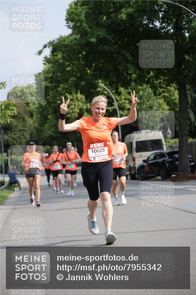 15.06.2025 - REWE Women's Run Jannik Wohlers http://msf.ph/oto/7955342 15.06.2025 08:50:52 Laufen 10629, 6, 1006 meine-sportfotos.de