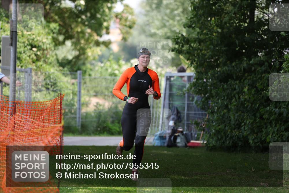 15.06.2025 - 7 Türme Triathlon Michael Strokosch http://msf.ph/oto/7955345 15.06.2025 12:32:48 Schwimmen 447, 472, 486, 660 meine-sportfotos.de
