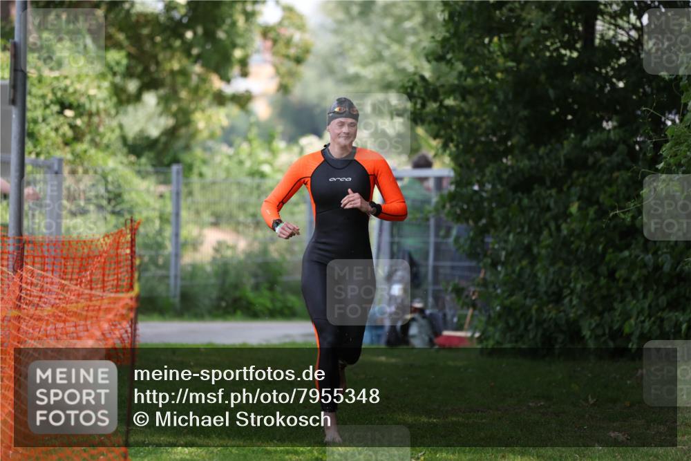 15.06.2025 - 7 Türme Triathlon Michael Strokosch http://msf.ph/oto/7955348 15.06.2025 12:32:49 Schwimmen 447, 472, 486, 660 meine-sportfotos.de