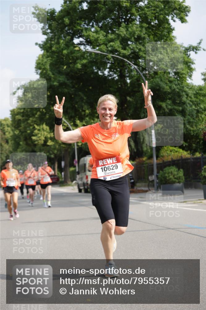 15.06.2025 - REWE Women's Run Jannik Wohlers http://msf.ph/oto/7955357 15.06.2025 08:50:53 Laufen 10629 meine-sportfotos.de