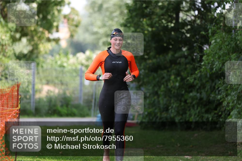 15.06.2025 - 7 Türme Triathlon Michael Strokosch http://msf.ph/oto/7955360 15.06.2025 12:32:49 Schwimmen 447, 472, 486, 660 meine-sportfotos.de