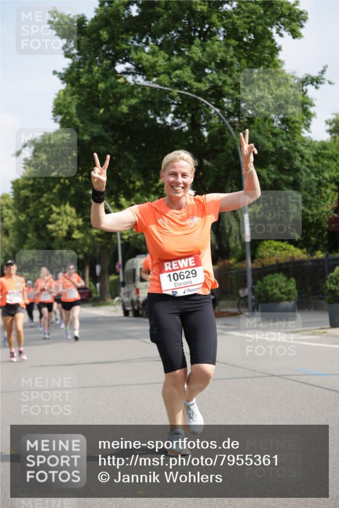 15.06.2025 - REWE Women's Run Jannik Wohlers http://msf.ph/oto/7955361 15.06.2025 08:50:53 Laufen 10629 meine-sportfotos.de