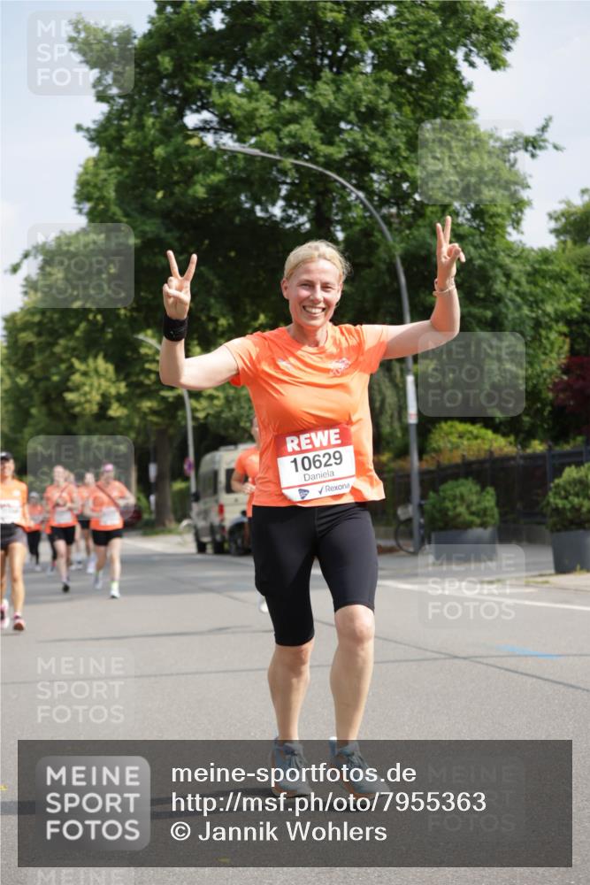 15.06.2025 - REWE Women's Run Jannik Wohlers http://msf.ph/oto/7955363 15.06.2025 08:50:53 Laufen 10629 meine-sportfotos.de