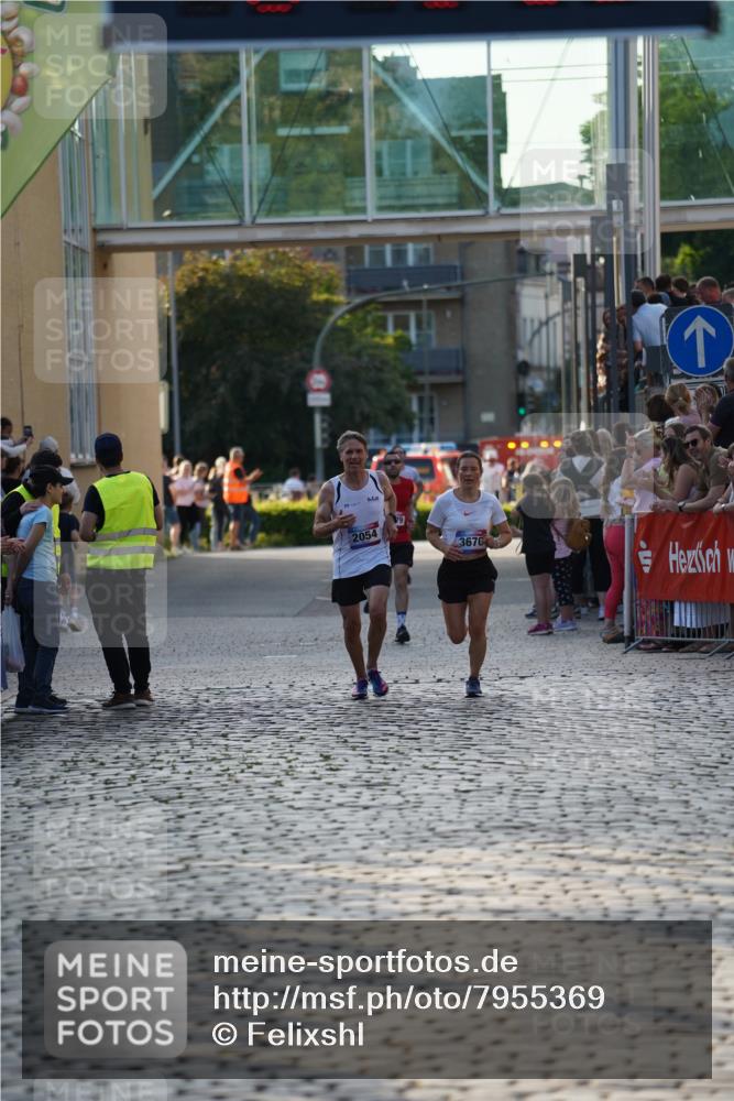 13.06.2025 - Holstenköstenlauf Felixshl http://msf.ph/oto/7955369 13.06.2025 19:45:59 Laufen 2054, 2989, 3280, 3670, 3771 meine-sportfotos.de
