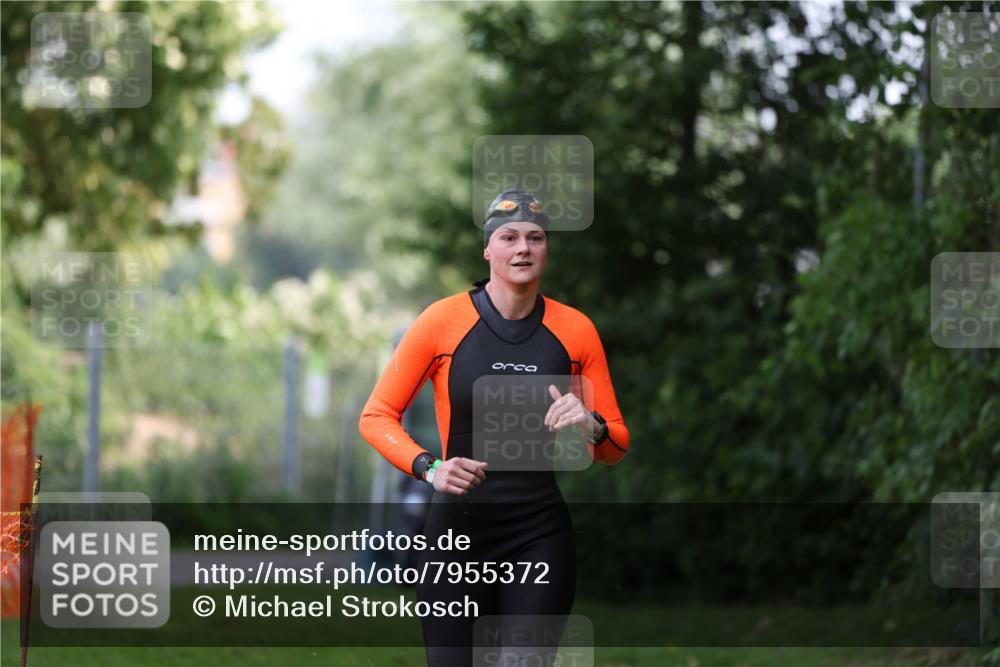 15.06.2025 - 7 Türme Triathlon Michael Strokosch http://msf.ph/oto/7955372 15.06.2025 12:32:50 Schwimmen 447, 472, 486, 660 meine-sportfotos.de