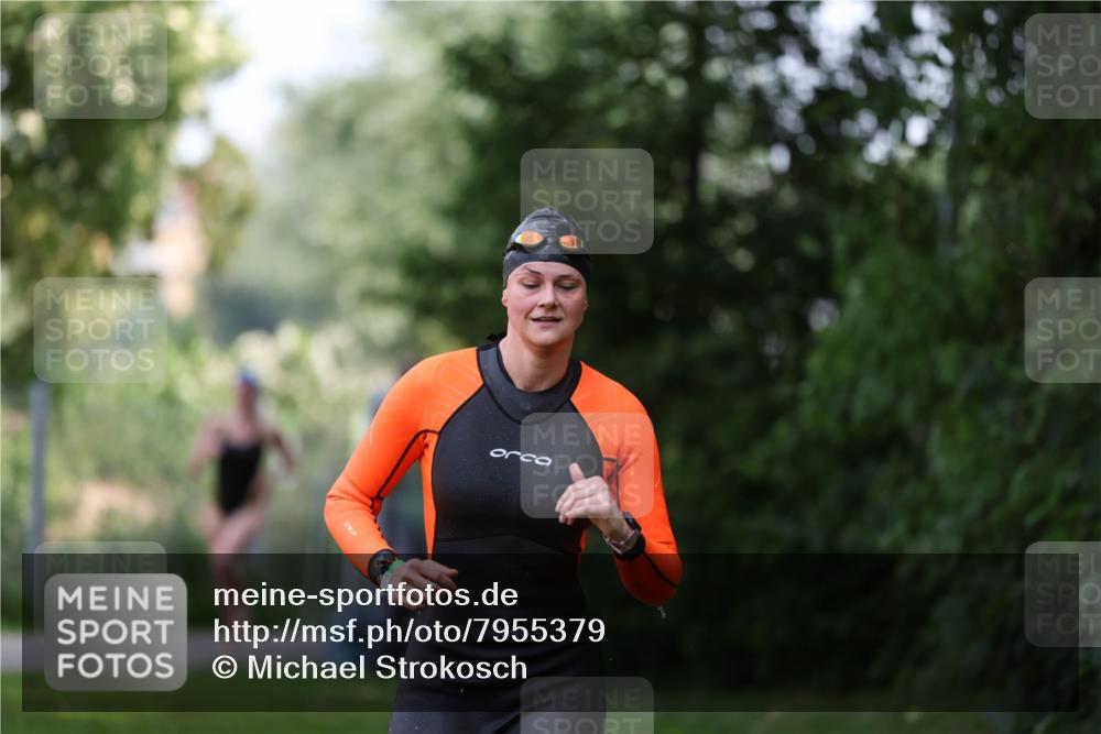 15.06.2025 - 7 Türme Triathlon Michael Strokosch http://msf.ph/oto/7955379 15.06.2025 12:32:51 Schwimmen 447, 472, 486, 660 meine-sportfotos.de
