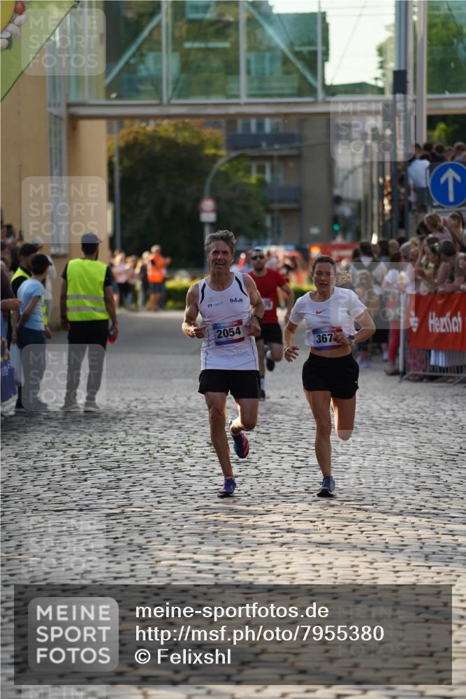 13.06.2025 - Holstenköstenlauf Felixshl http://msf.ph/oto/7955380 13.06.2025 19:46:02 Laufen 2054, 3670, 3879 meine-sportfotos.de