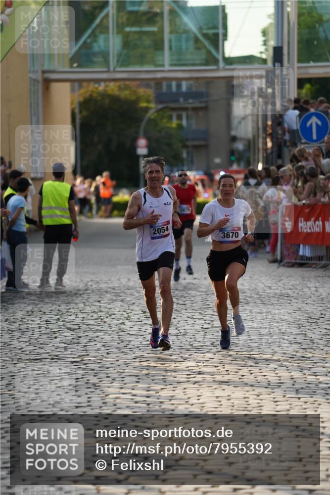 13.06.2025 - Holstenköstenlauf Felixshl http://msf.ph/oto/7955392 13.06.2025 19:46:02 Laufen 2054, 3670, 3879 meine-sportfotos.de