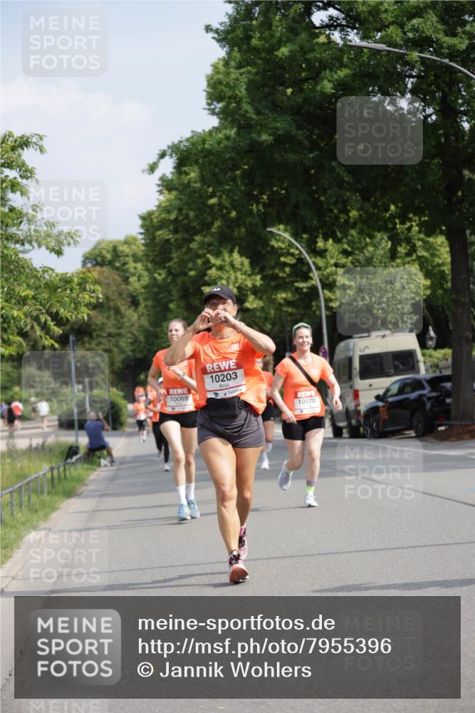 15.06.2025 - REWE Women's Run Jannik Wohlers http://msf.ph/oto/7955396 15.06.2025 08:50:55 Laufen 10203, 10069, 10070 meine-sportfotos.de