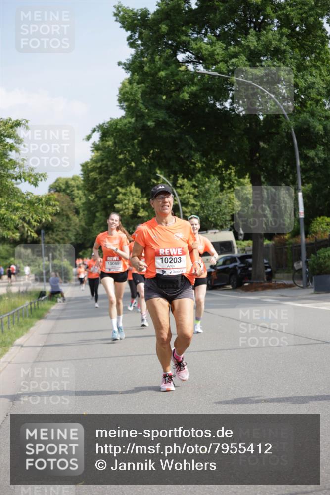 15.06.2025 - REWE Women's Run Jannik Wohlers http://msf.ph/oto/7955412 15.06.2025 08:50:56 Laufen 10203 meine-sportfotos.de