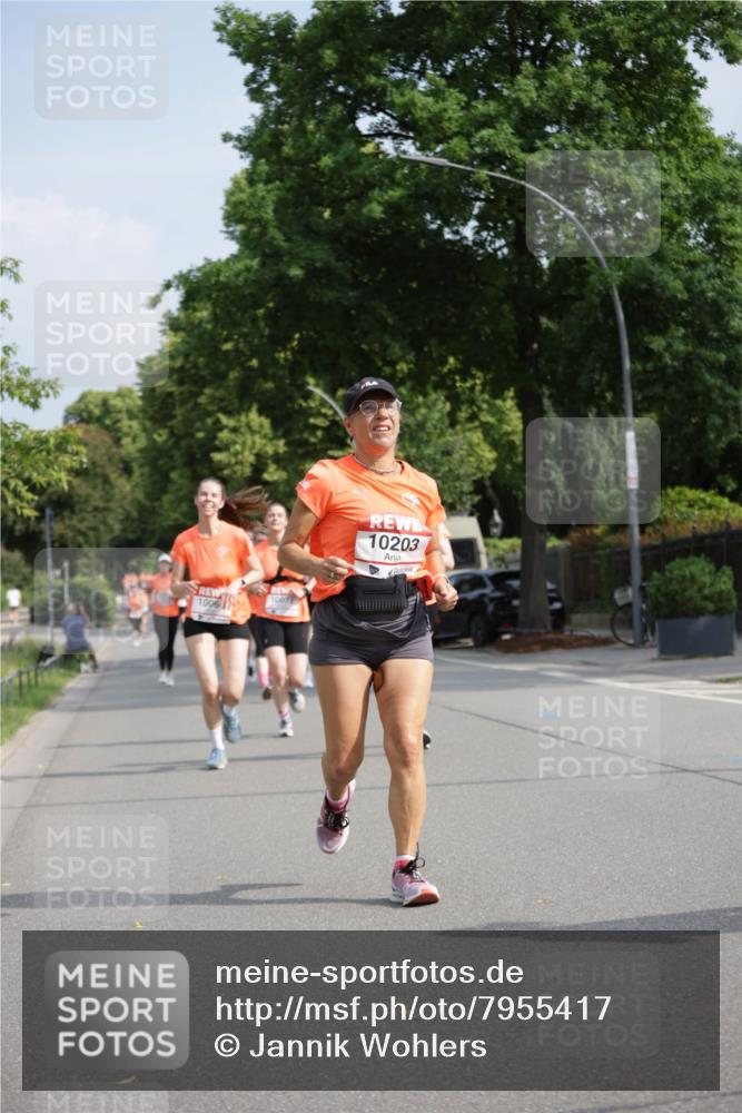 15.06.2025 - REWE Women's Run Jannik Wohlers http://msf.ph/oto/7955417 15.06.2025 08:50:56 Laufen 10203 meine-sportfotos.de