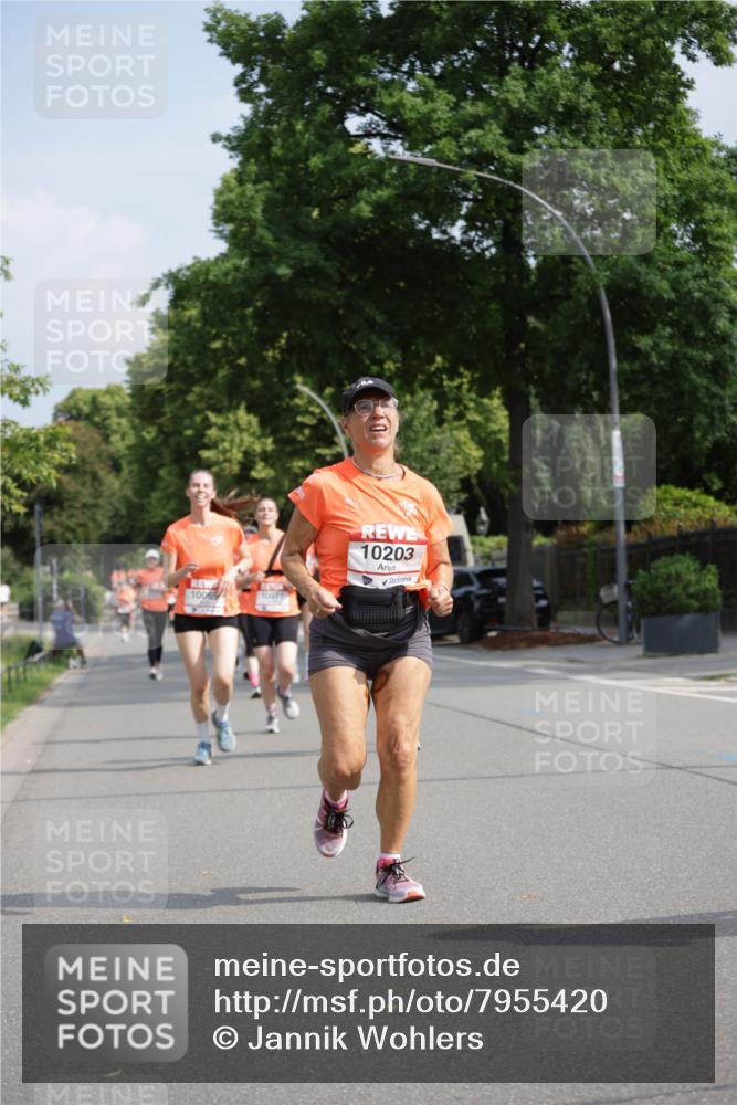 15.06.2025 - REWE Women's Run Jannik Wohlers http://msf.ph/oto/7955420 15.06.2025 08:50:56 Laufen 10069, 10071, 10203 meine-sportfotos.de