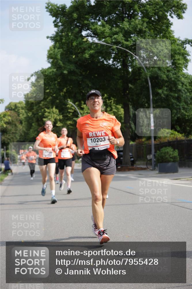 15.06.2025 - REWE Women's Run Jannik Wohlers http://msf.ph/oto/7955428 15.06.2025 08:50:56 Laufen 10203 meine-sportfotos.de