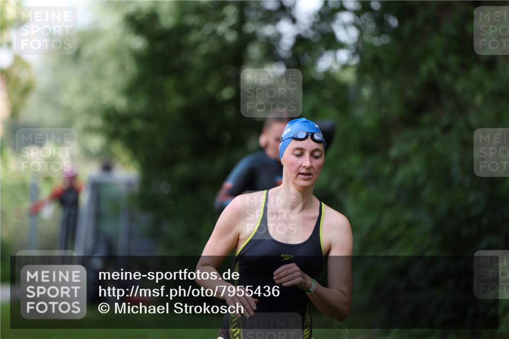 15.06.2025 - 7 Türme Triathlon Michael Strokosch http://msf.ph/oto/7955436 15.06.2025 12:32:57 Schwimmen 401, 428, 447, 472, 486, 529, 650, 660 meine-sportfotos.de