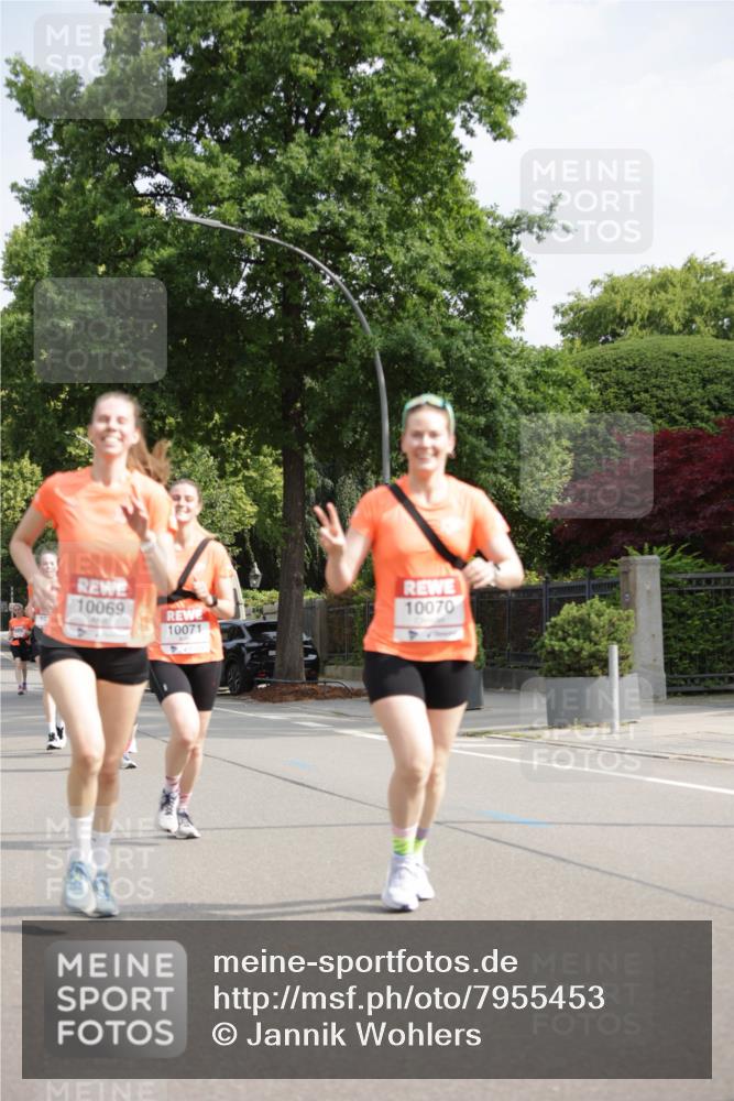 15.06.2025 - REWE Women's Run Jannik Wohlers http://msf.ph/oto/7955453 15.06.2025 08:50:58 Laufen 10069, 10071, 10070 meine-sportfotos.de